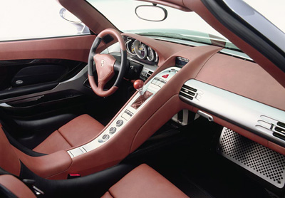 Hi-Tech интерьер с элементами традиционного дизайна Porsche